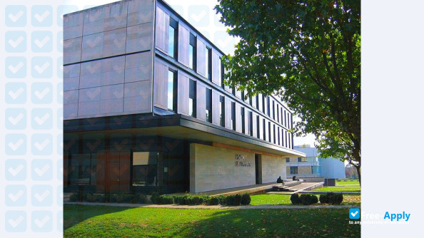Photo de l’University of Burgundy #4