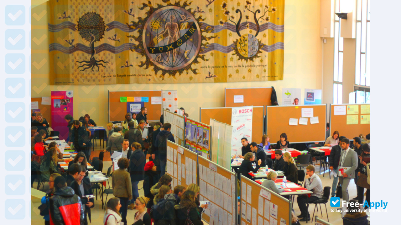 University of Caen Normandy photo #9