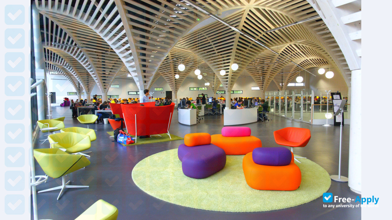 University of Caen Normandy photo #5