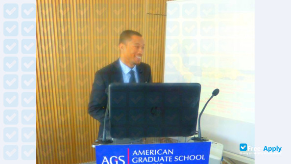 Foto de la American Graduate School in Paris #8