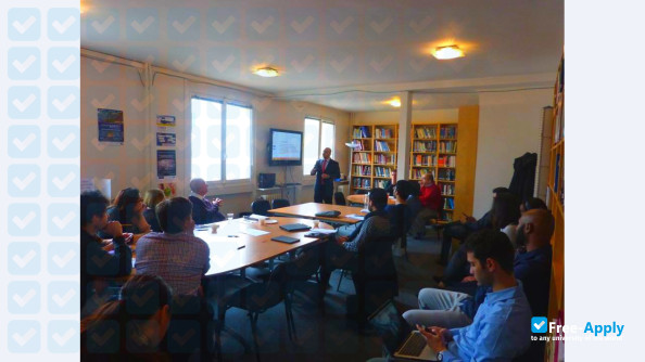 Foto de la American Graduate School in Paris #4