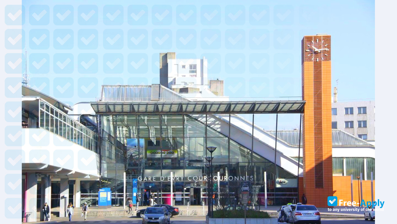 Foto de la University of Evry-Val d'Essonne #10