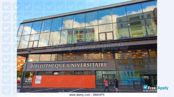 Foto de la University of Evry-Val d'Essonne #8