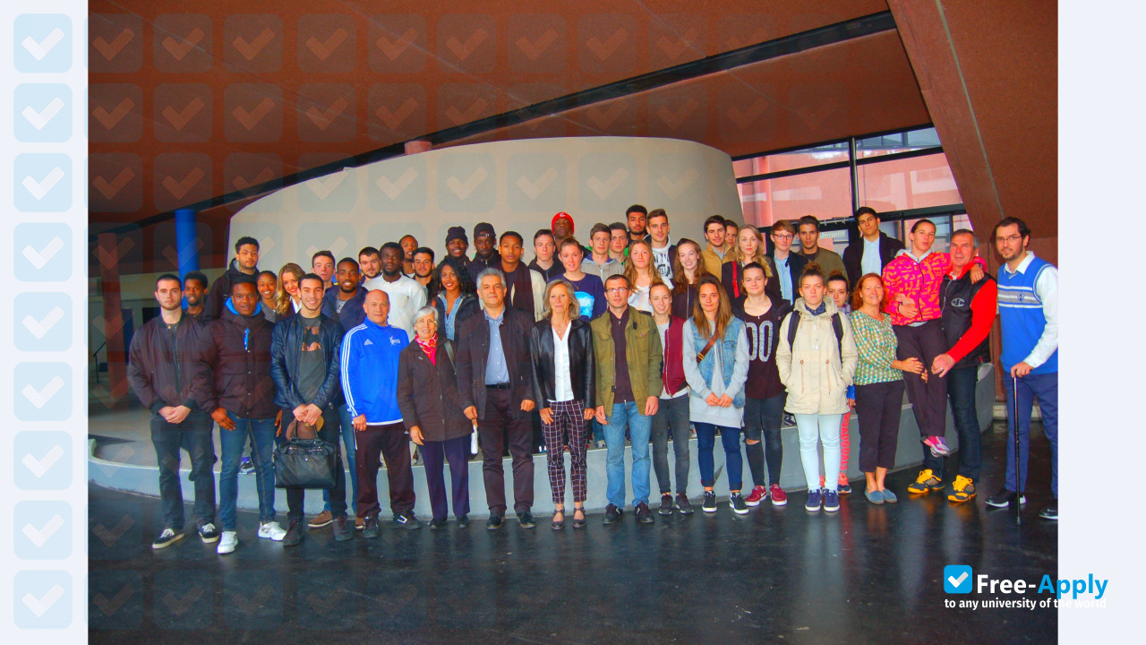Foto de la University of Evry-Val d'Essonne #6