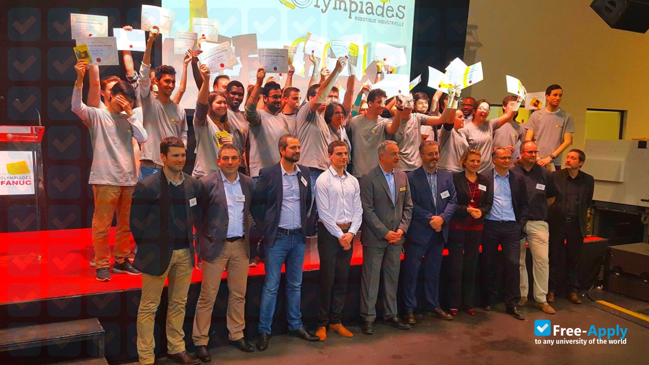 Foto de la University of Evry-Val d'Essonne #5