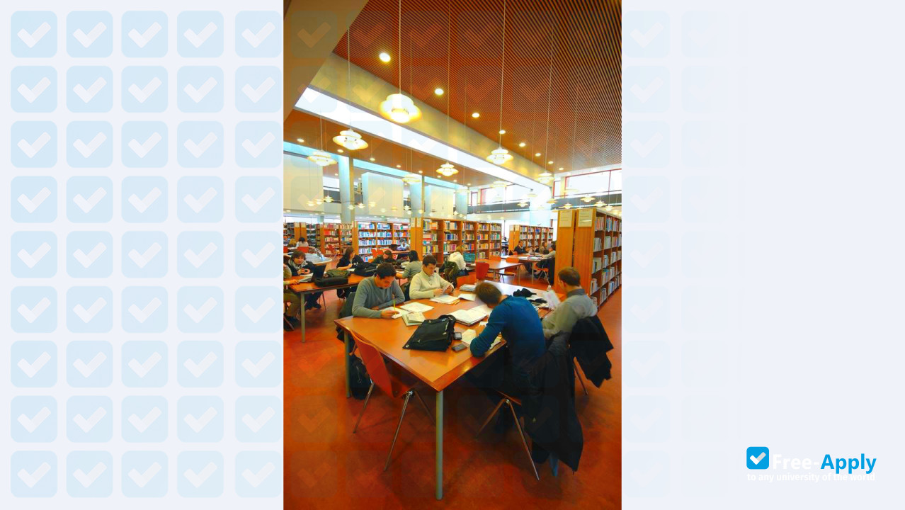 Photo de l’University of Le Mans #8