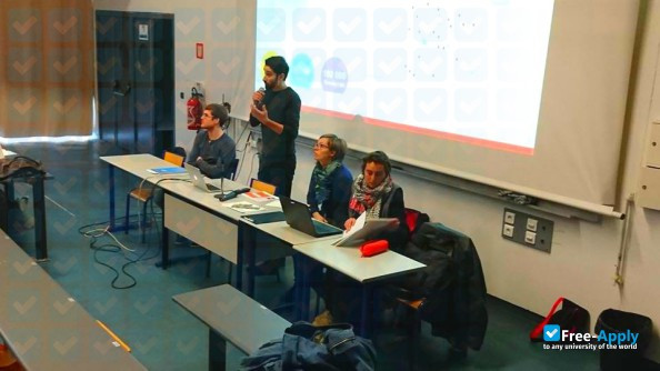 Foto de la University of Nîmes #7