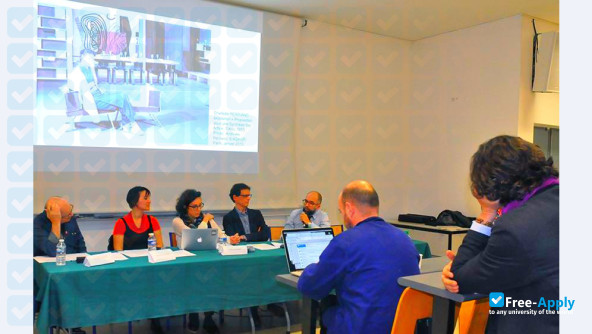 Foto de la University of Nîmes #8