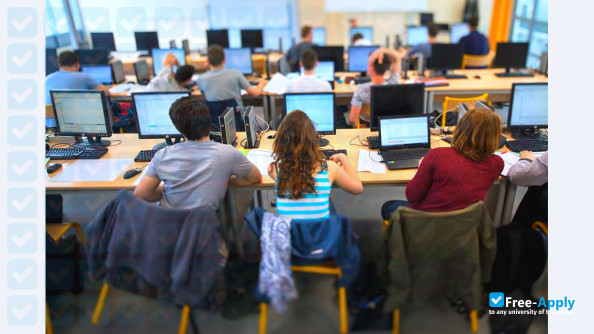 Foto de la University of Technology of Belfort-Montbéliard #8