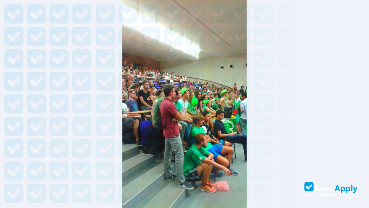 Foto de la School of Technology of Biomolecules of Bordeaux #2