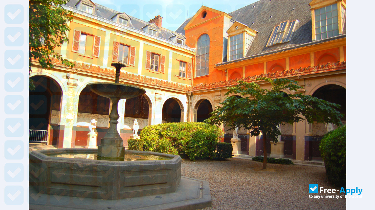 School of Fine Arts photo