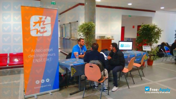 Foto de la School of Engineers in Automatics Electronics Computer Science Telecommunications #4
