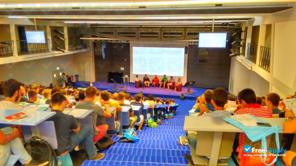 Foto de la School of Engineers in Automatics Electronics Computer Science Telecommunications #14