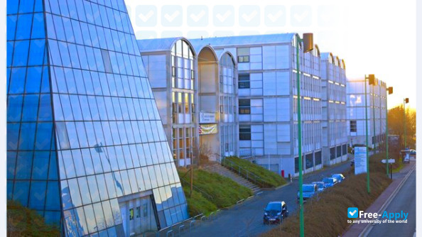 Foto de la School of Industrial Biology #4