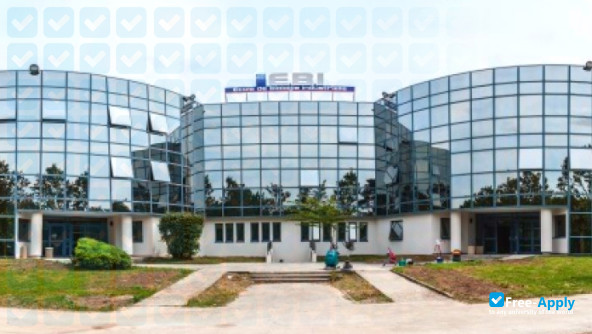 Photo de l’School of Industrial Biology #4