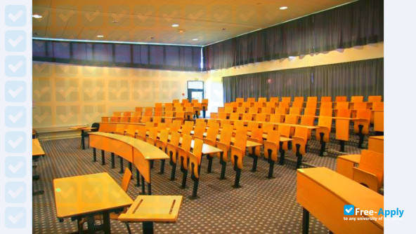 Foto de la School of Higher Studies in Public Health #4