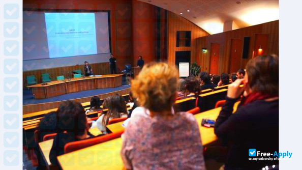 Foto de la School of Higher Studies in Public Health #7
