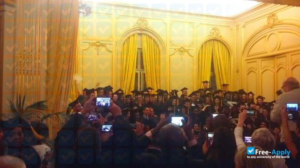 Foto de la International Business School #7