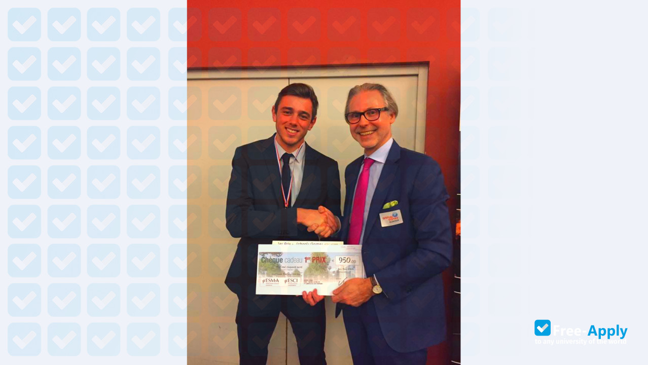 Foto de la International Business School #13