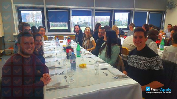 Foto de la International Business School #9