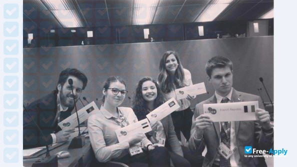 Photo de l’School of International and Political Studies #10