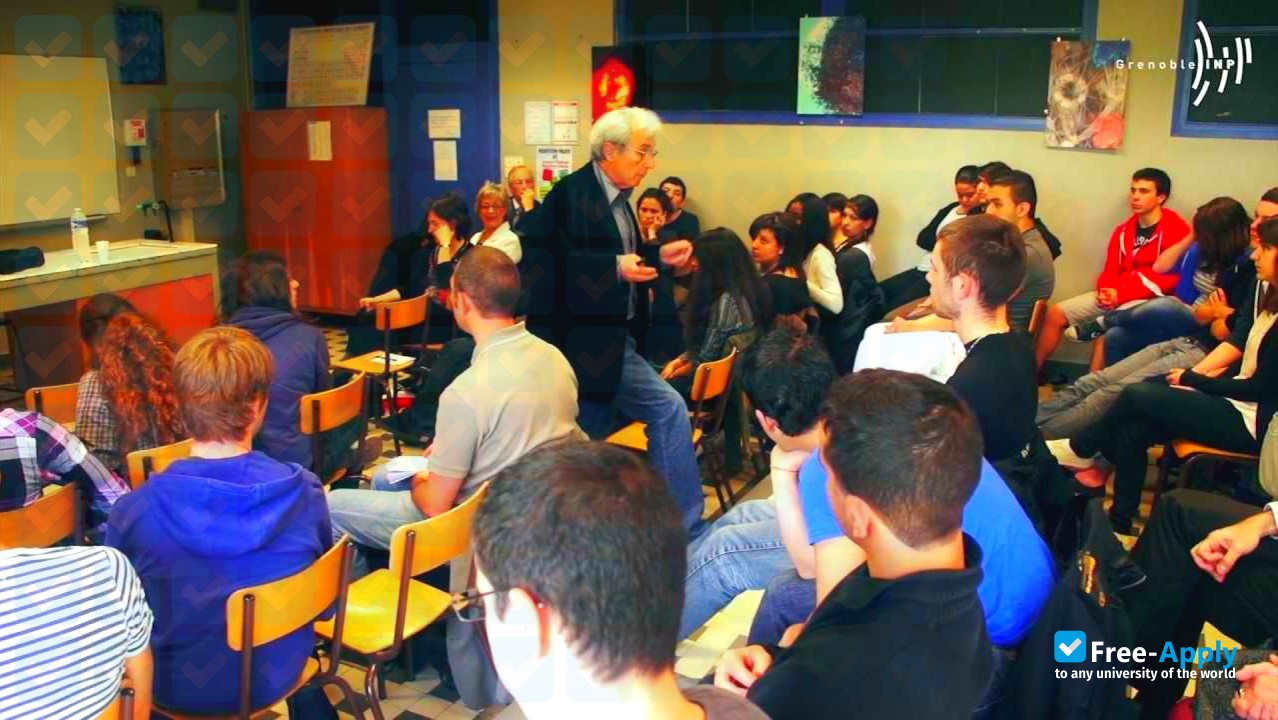 School of Engineers in Physics, Electronics, Materials Grenoble PHELMA photo #6