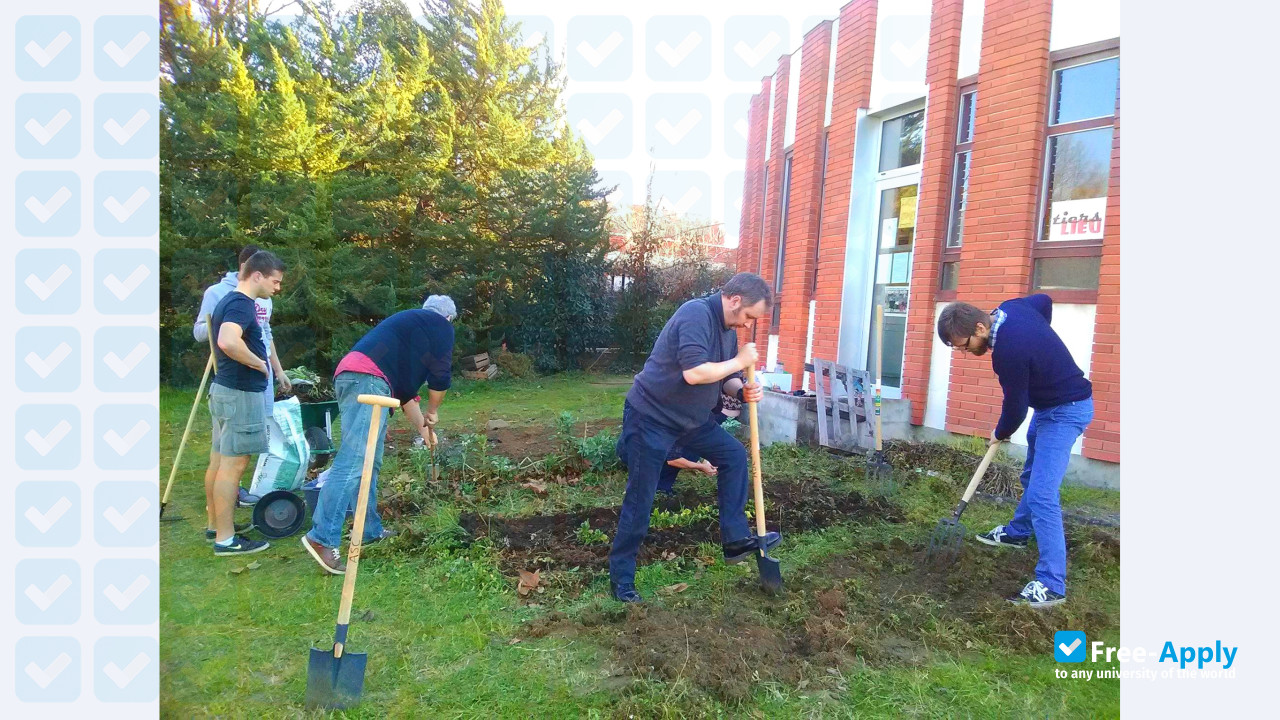 Foto de la National Teacher Training School in Agronomy #9