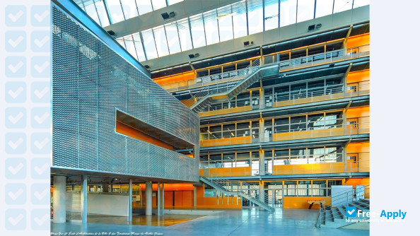 Foto de la National School Of Architecture De Marseille #4