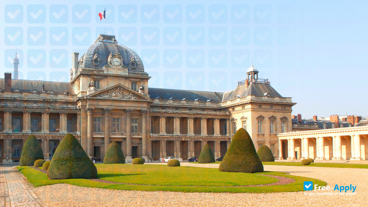 Photo de l’The Institute of Advanced Study of National Defense (IHEDN) #6
