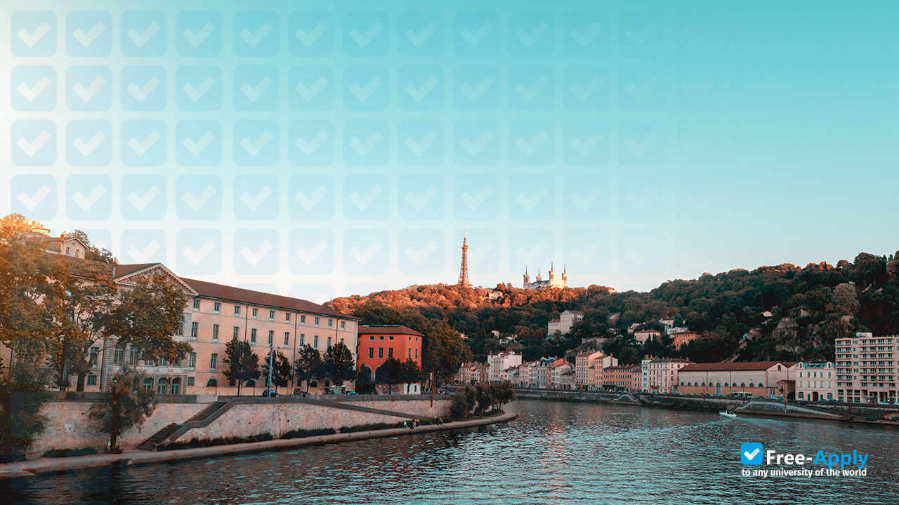 Photo de l’ESDES Lyon Business School #6