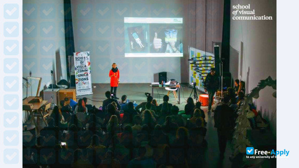 Foto de la School of Visual Communication #5
