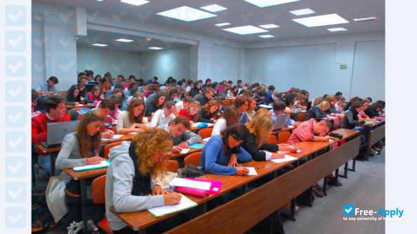 Free Faculty of Law of Economics and Management Paris photo #3