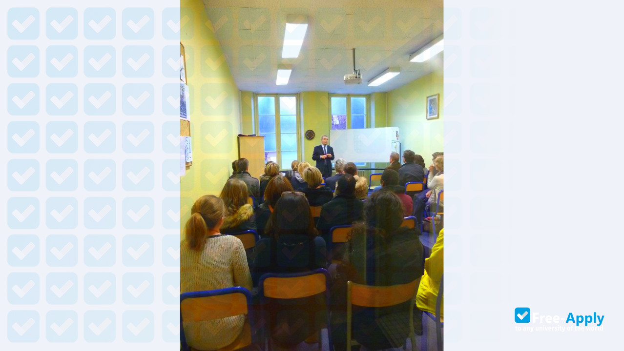 Foto de la Faculties of Philosophy and Psychology #9