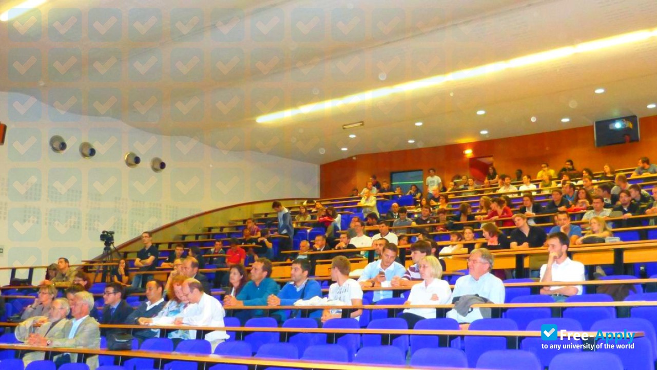 Photo de l’National School of Electronics, Computer Science, Telecommunications, Mathematics and Mechanics of B #5