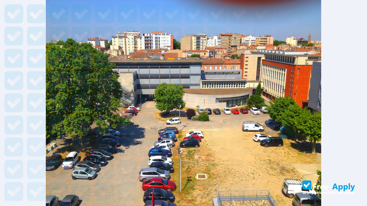 Photo de l’National School of Electrical Engineering, Electronics, Computer Science, Hydraulics and Telecommuni #8