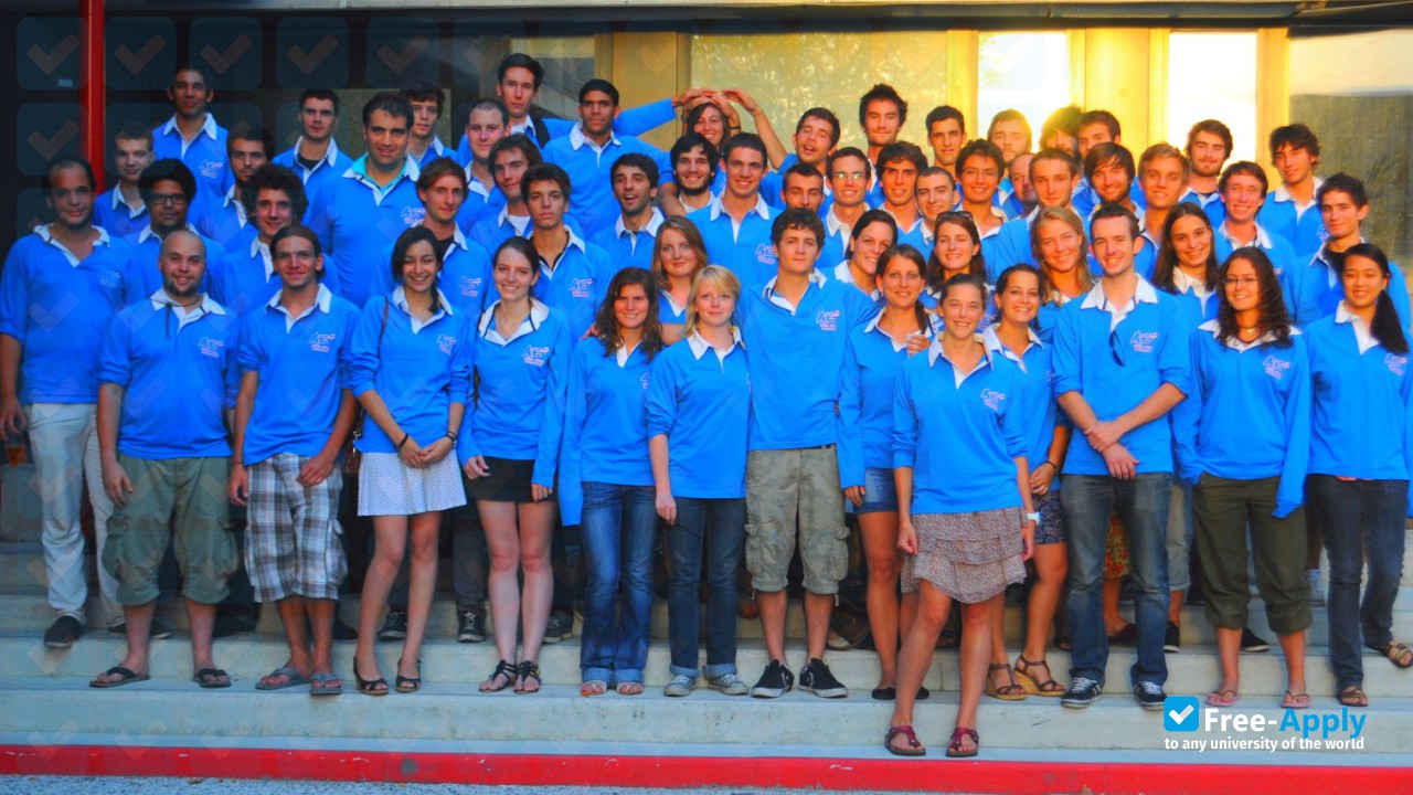 Photo de l’National School of Electrical Engineering, Electronics, Computer Science, Hydraulics and Telecommuni #2