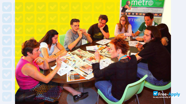 Toulouse School of Journalism photo #4