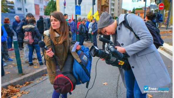Toulouse School of Journalism photo #12