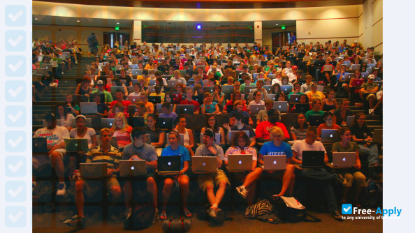 Toulouse School of Journalism photo #4