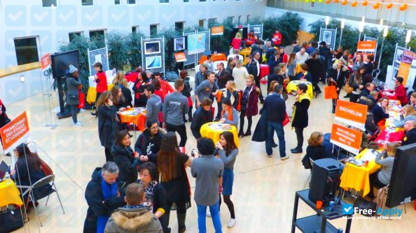 Foto de la Novancia Business School Paris #9