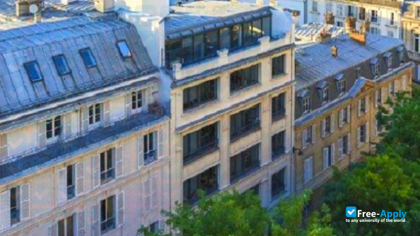Paris College of Art photo #11