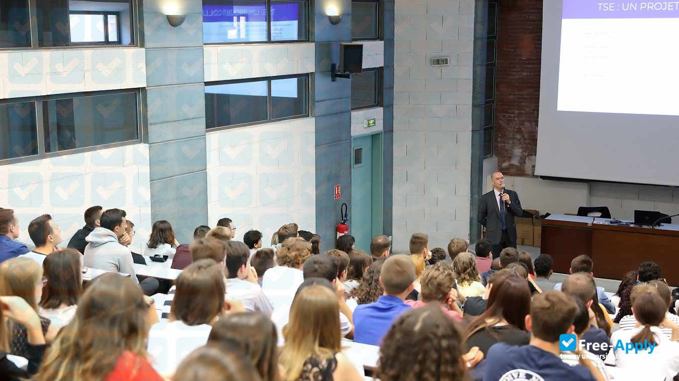 Foto de la Toulouse School of Economics #3