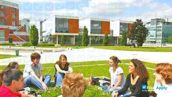 University of Saint Quentin en Yvelines фотография №3