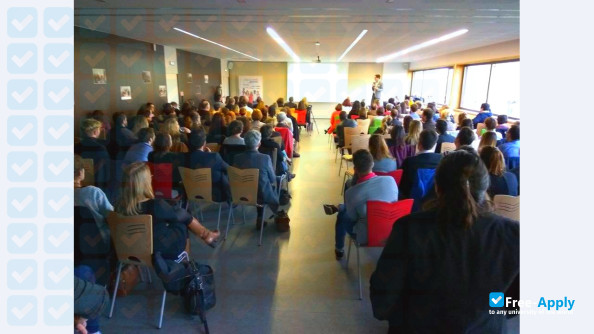 School of Business and Management photo #9