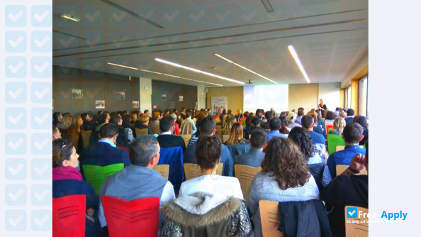 School of Business and Management photo #7