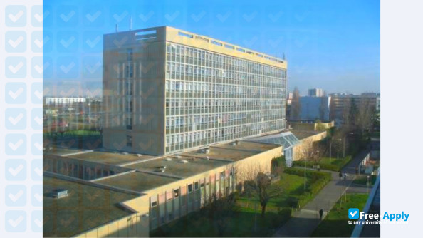 Paris West University Nanterre La Defense photo #4