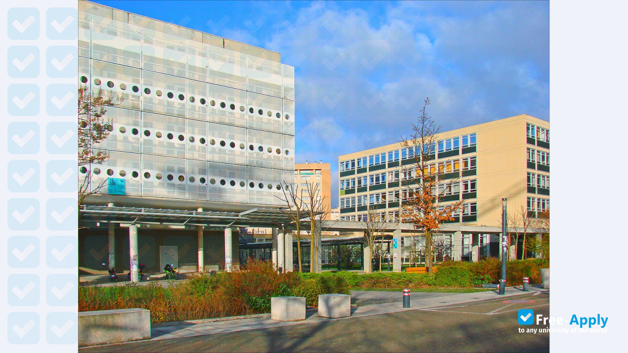 Paris West University Nanterre La Defense photo #3