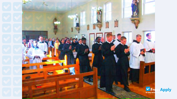 Foto de la University Institute of Saint Pius X #5