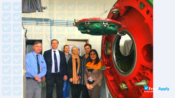 Foto de la International Space University #7
