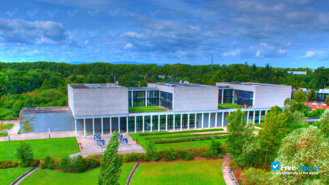 Foto de la International Space University #10